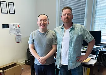 精模会社がドイツの顧客工場に金型アフターサービスを提供