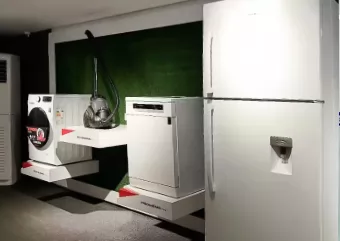 ゼネラルマネージャーが中東第2位の白色プラスチック射出器具メーカーを訪問