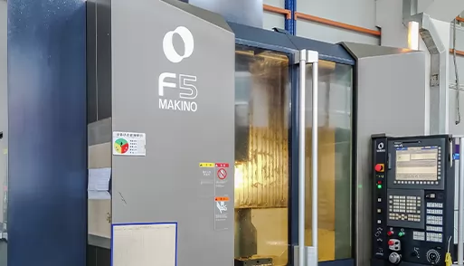 カバープレート電気射出成形金型 カバープレート電気射出成形金型