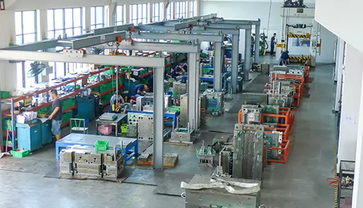 カバープレート電気射出成形金型 カバープレート電気射出成形金型